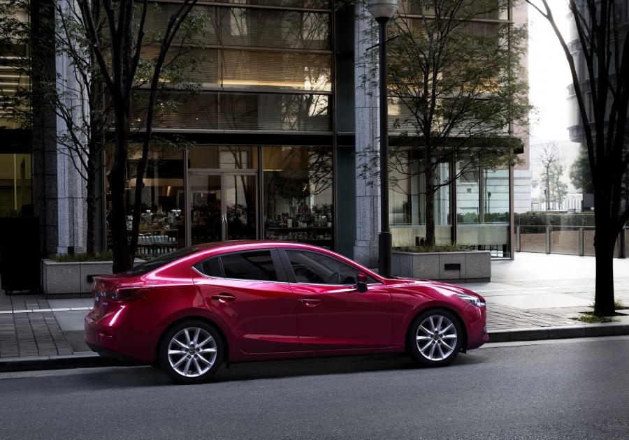  Mazda Axela Sedan 2016 года  (фото 6 из 9)